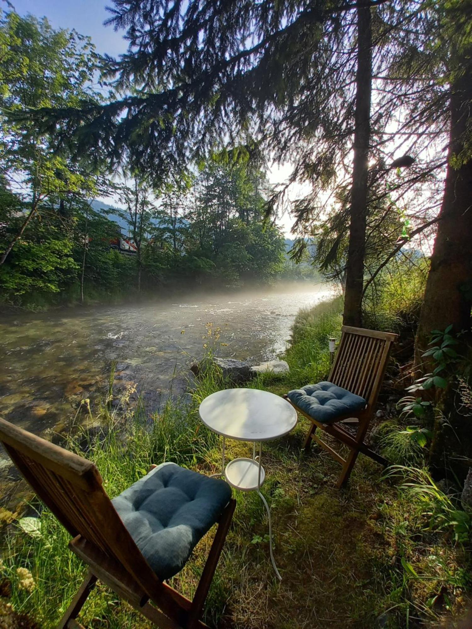 The Riverside Chill Hostel Zgornje Gorje Kültér fotó